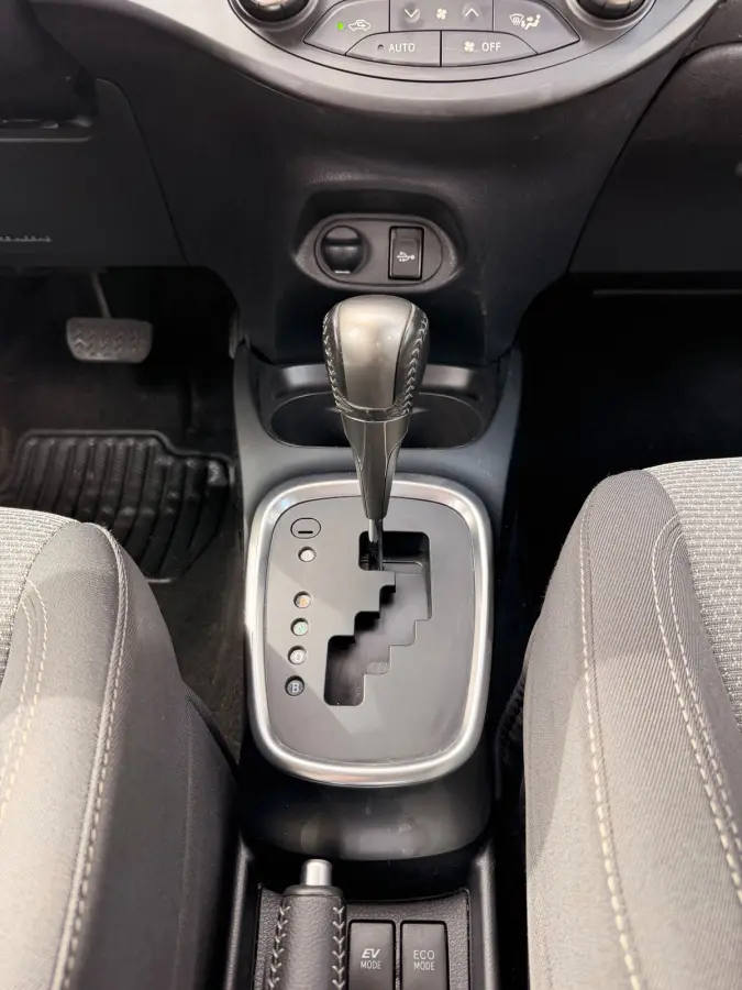 1.5 Hybrid Lease Limited Bi-Tone/Automaat/Navi/Camera/Climate-c/Goed-onderhouden