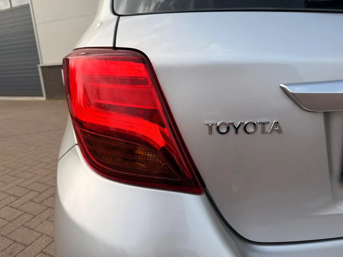 1.5 Hybrid Lease Limited Bi-Tone/Automaat/Navi/Camera/Climate-c/Goed-onderhouden