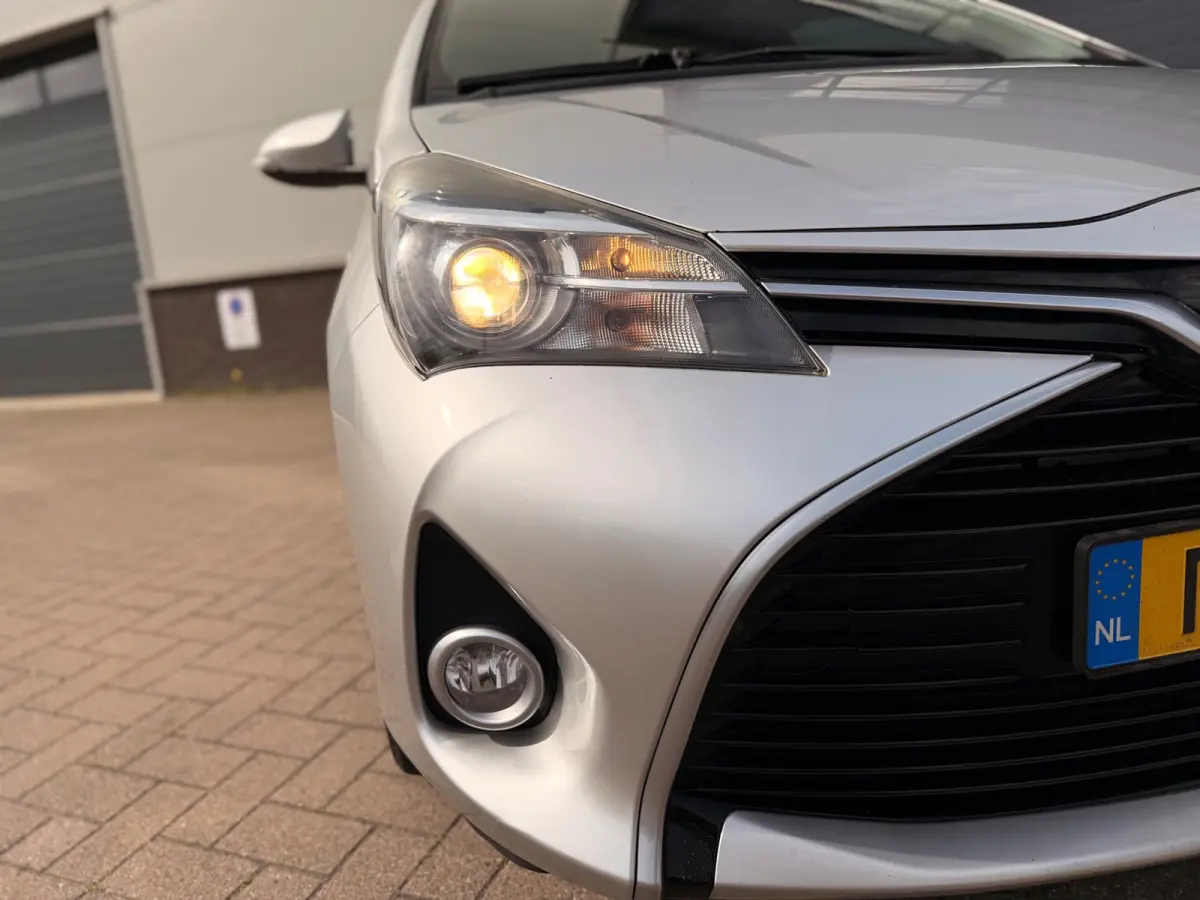 1.5 Hybrid Lease Limited Bi-Tone/Automaat/Navi/Camera/Climate-c/Goed-onderhouden