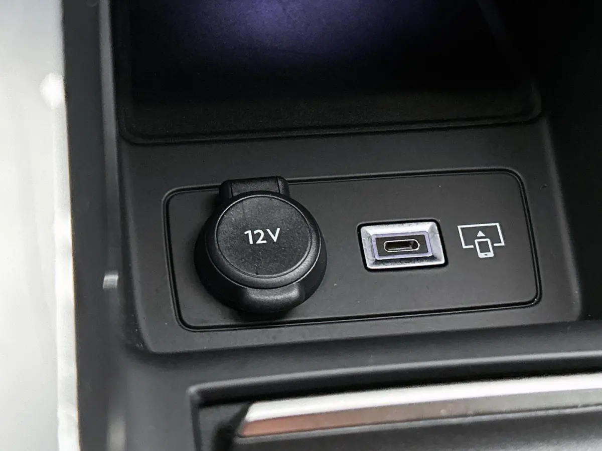 Active Pack Business 1.6 Plug-in Hybrid 180pk Automaat | Navigatie | Climate Control | Cruise Control | Parkeersensoren | Led koplampen | Keyless start | Draadloze Apple Carplay / Android Au