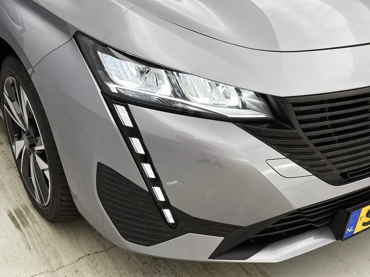 Active Pack Business 1.6 Plug-in Hybrid 180pk Automaat | Navigatie | Climate Control | Cruise Control | Parkeersensoren | Led koplampen | Keyless start | Draadloze Apple Carplay / Android Au