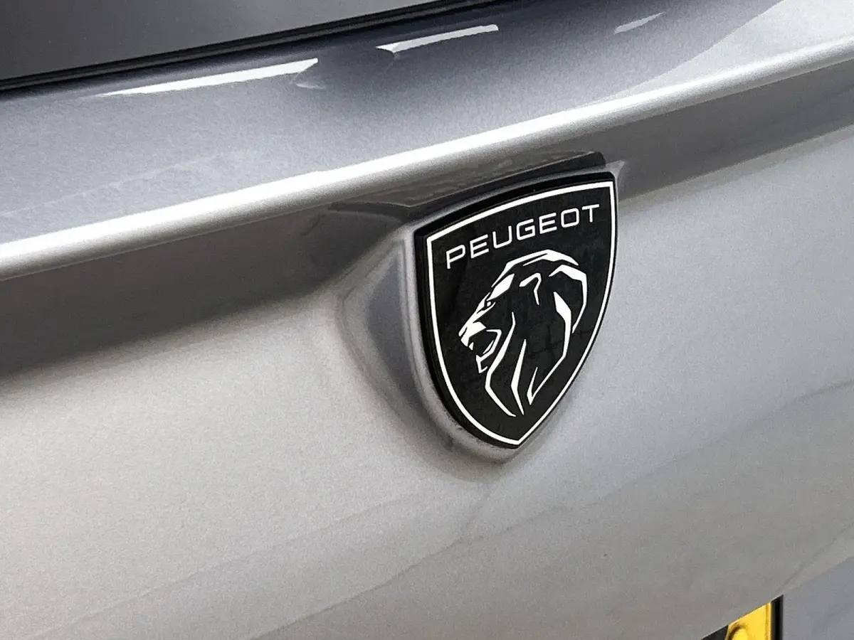 Active Pack Business 1.6 Plug-in Hybrid 180pk Automaat | Navigatie | Climate Control | Cruise Control | Parkeersensoren | Led koplampen | Keyless start | Draadloze Apple Carplay / Android Au
