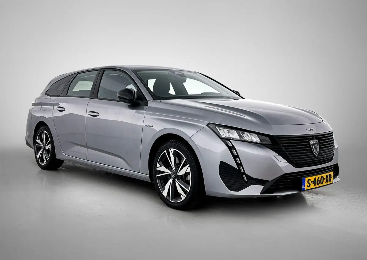 Active Pack Business 1.6 Plug-in Hybrid 180pk Automaat | Navigatie | Climate Control | Cruise Control | Parkeersensoren | Led koplampen | Keyless start | Draadloze Apple Carplay / Android Au