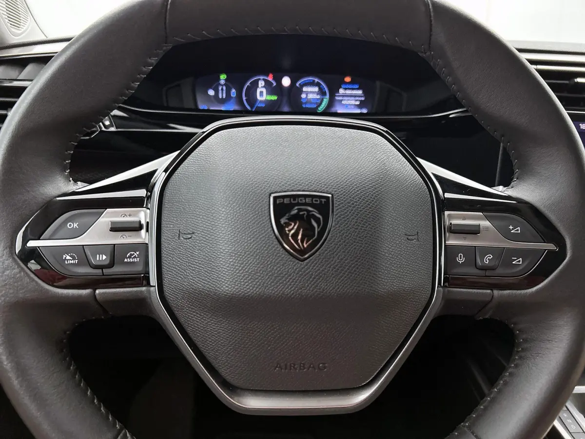 Active Pack Business 1.6 Plug-in Hybrid 180pk Automaat | Navigatie | Climate Control | Cruise Control | Parkeersensoren | Led koplampen | Keyless start | Draadloze Apple Carplay / Android Au
