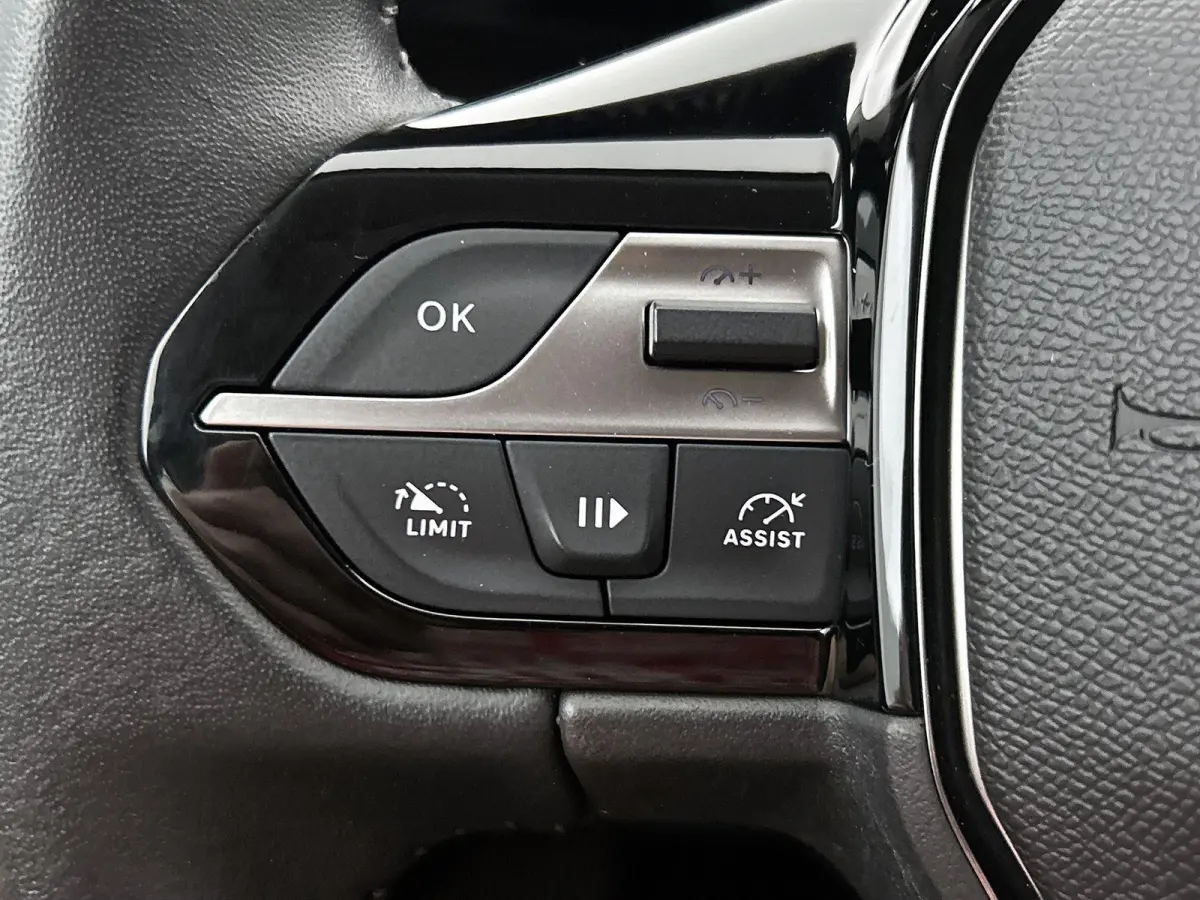 Active Pack Business 1.6 Plug-in Hybrid 180pk Automaat | Navigatie | Climate Control | Cruise Control | Parkeersensoren | Led koplampen | Keyless start | Draadloze Apple Carplay / Android Au