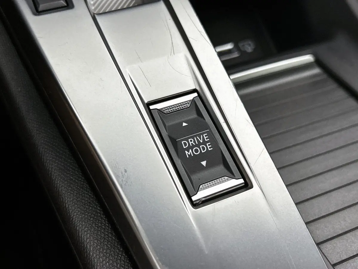 Active Pack Business 1.6 Plug-in Hybrid 180pk Automaat | Navigatie | Climate Control | Cruise Control | Parkeersensoren | Led koplampen | Keyless start | Draadloze Apple Carplay / Android Au