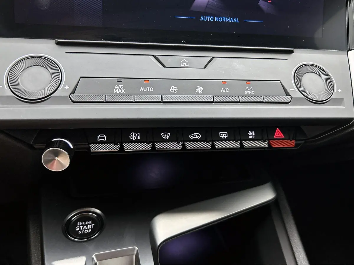 Active Pack Business 1.6 Plug-in Hybrid 180pk Automaat | Navigatie | Climate Control | Cruise Control | Parkeersensoren | Led koplampen | Keyless start | Draadloze Apple Carplay / Android Au