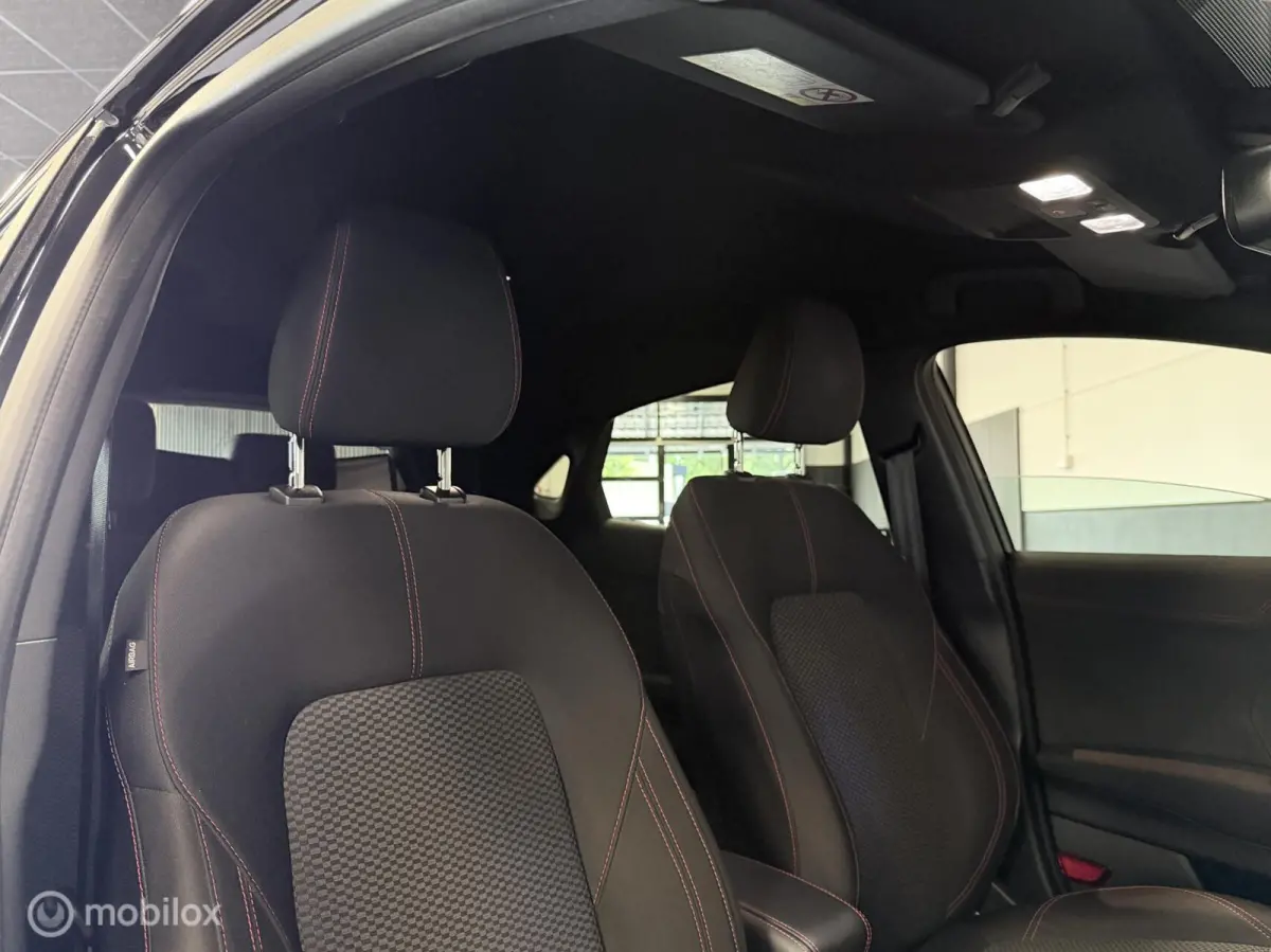 1.0 EcoBoost ST-Line AUTOM. / 1e EIG. / NAP / STOELVERW. / TR.HAAK / NAVI / CLIMA / CRUISE