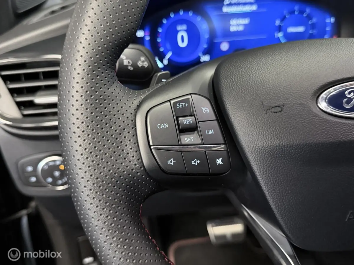 1.0 EcoBoost ST-Line AUTOM. / 1e EIG. / NAP / STOELVERW. / TR.HAAK / NAVI / CLIMA / CRUISE