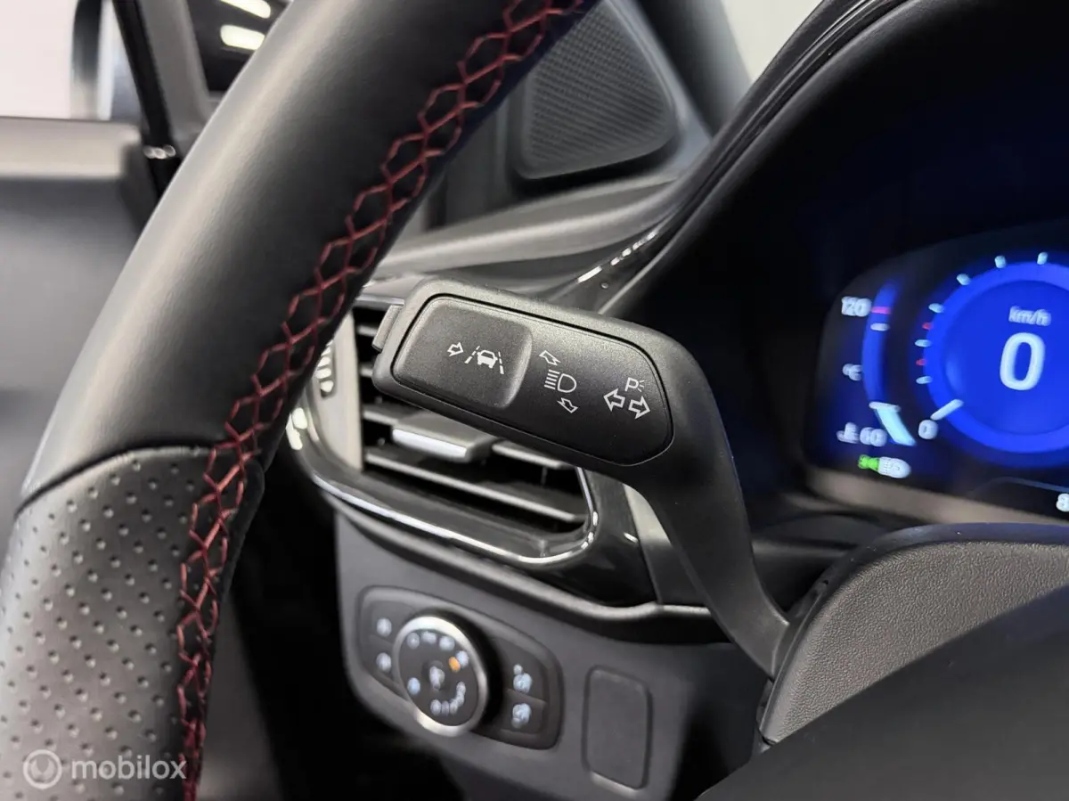 1.0 EcoBoost ST-Line AUTOM. / 1e EIG. / NAP / STOELVERW. / TR.HAAK / NAVI / CLIMA / CRUISE