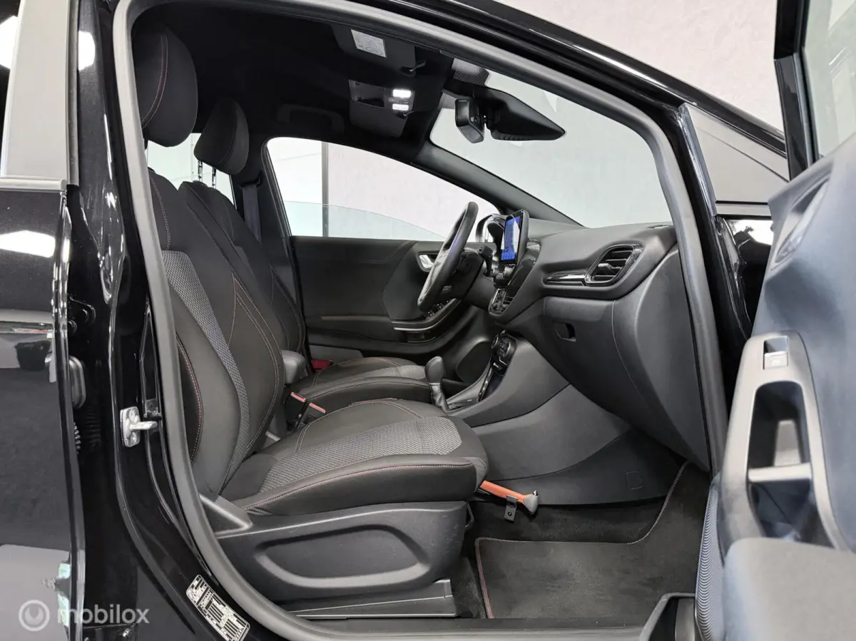 1.0 EcoBoost ST-Line AUTOM. / 1e EIG. / NAP / STOELVERW. / TR.HAAK / NAVI / CLIMA / CRUISE