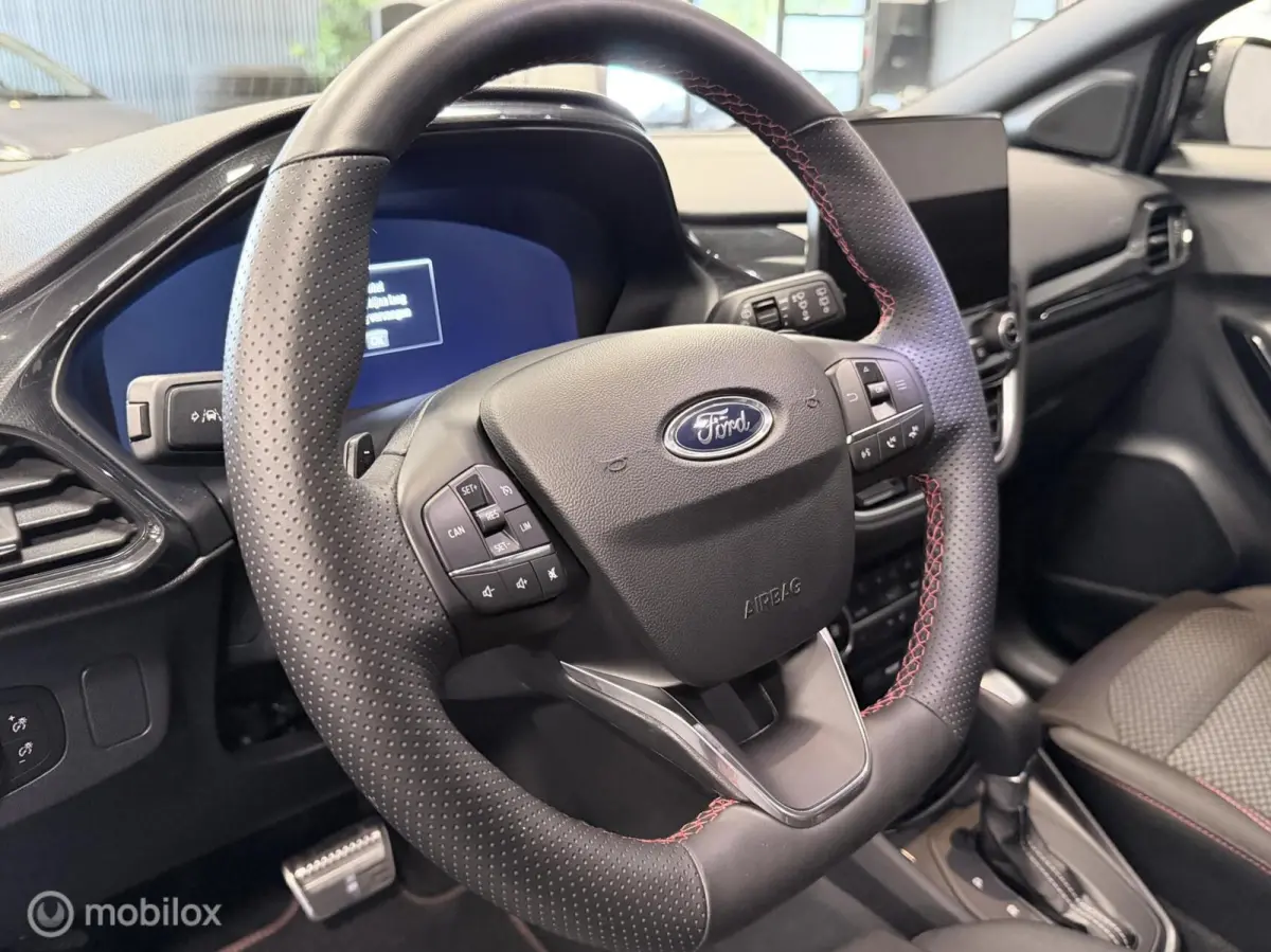 1.0 EcoBoost ST-Line AUTOM. / 1e EIG. / NAP / STOELVERW. / TR.HAAK / NAVI / CLIMA / CRUISE