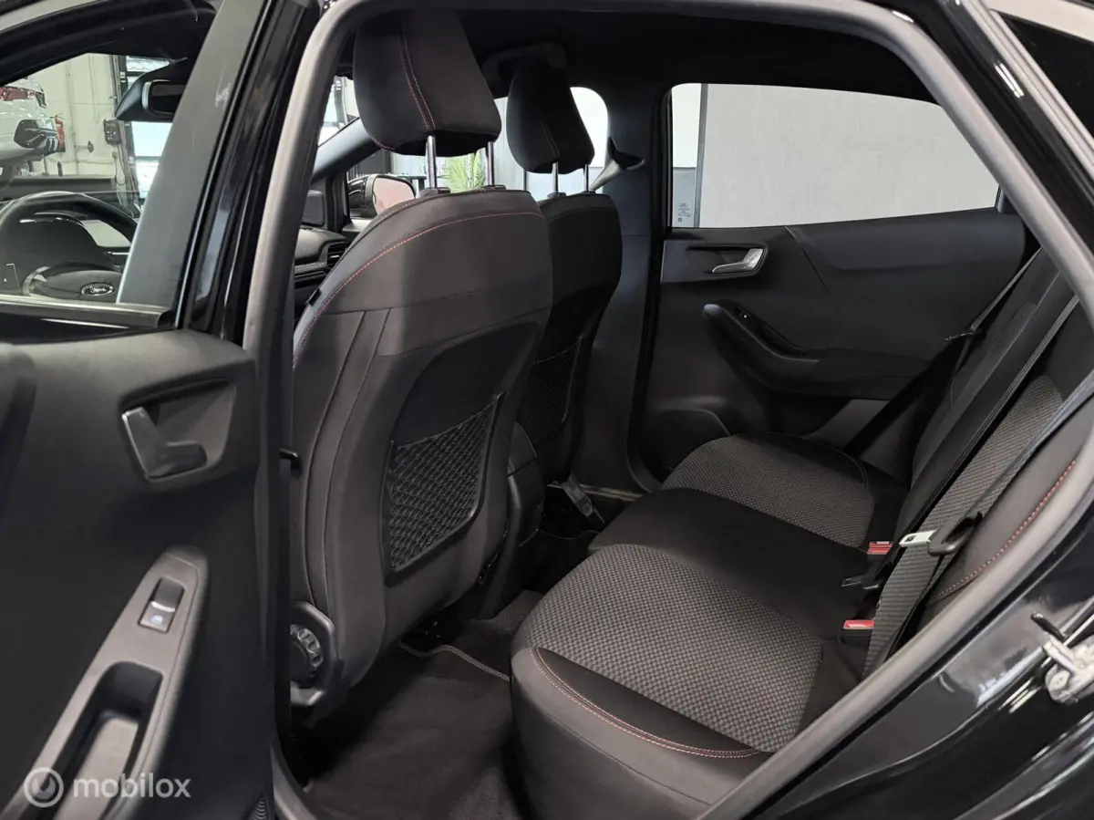 1.0 EcoBoost ST-Line AUTOM. / 1e EIG. / NAP / STOELVERW. / TR.HAAK / NAVI / CLIMA / CRUISE