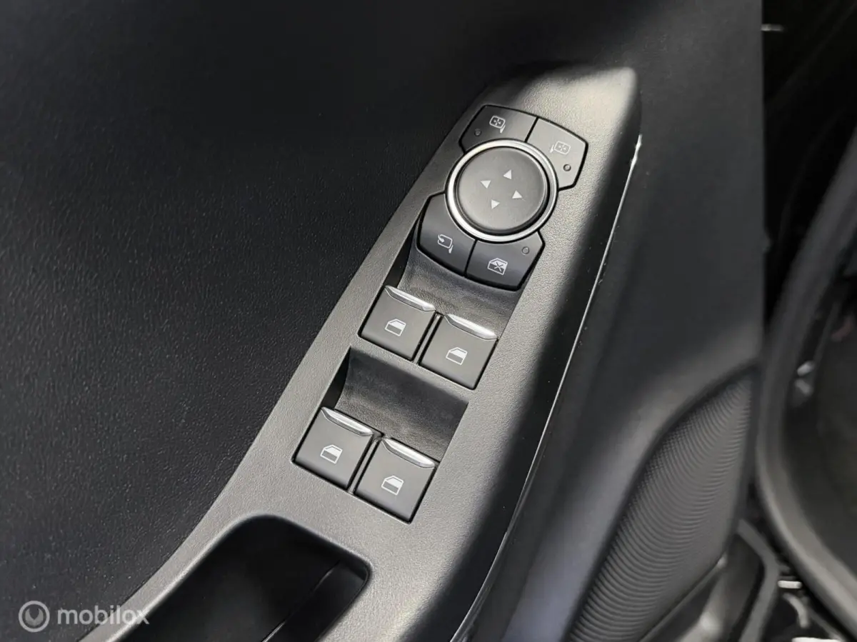 1.0 EcoBoost ST-Line AUTOM. / 1e EIG. / NAP / STOELVERW. / TR.HAAK / NAVI / CLIMA / CRUISE
