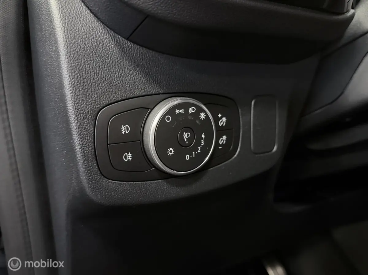 1.0 EcoBoost ST-Line AUTOM. / 1e EIG. / NAP / STOELVERW. / TR.HAAK / NAVI / CLIMA / CRUISE