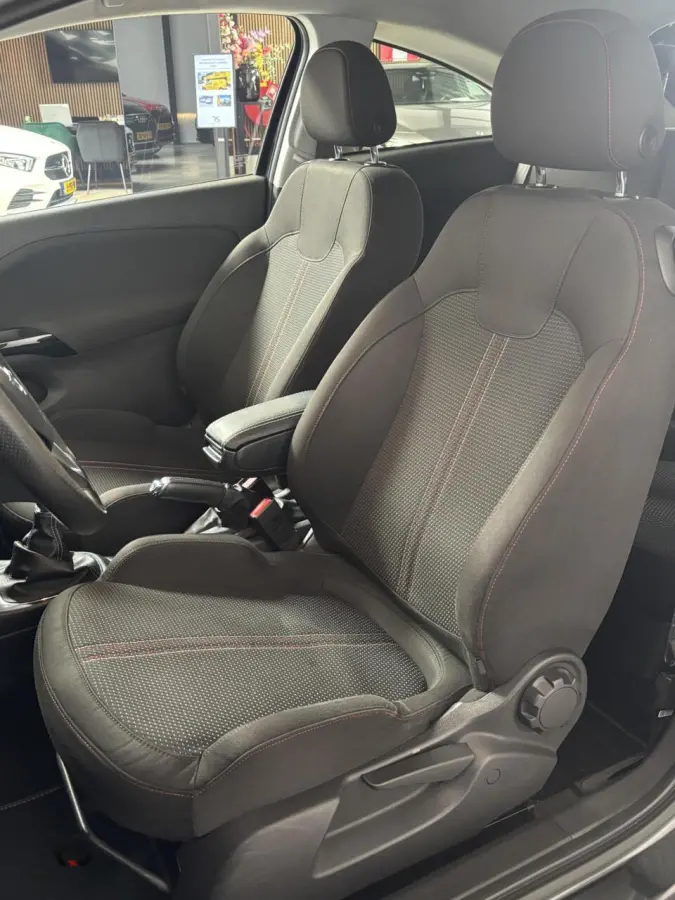1.0 Turbo 90 pk Black Roof Edition OPC-Line | Navi | Cruise | DAB | CarPlay | PDC | 17" | Clima | Org NL |