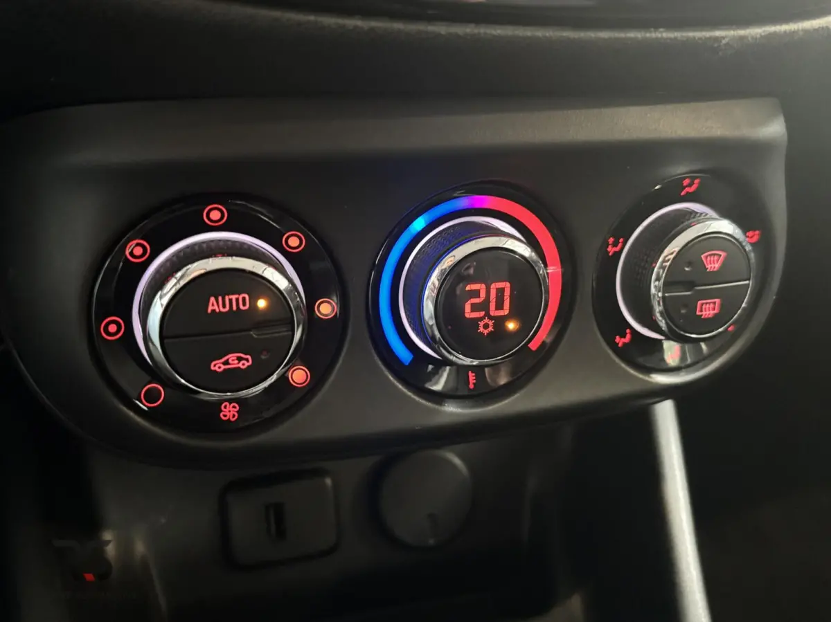 1.0 Turbo 90 pk Black Roof Edition OPC-Line | Navi | Cruise | DAB | CarPlay | PDC | 17" | Clima | Org NL |