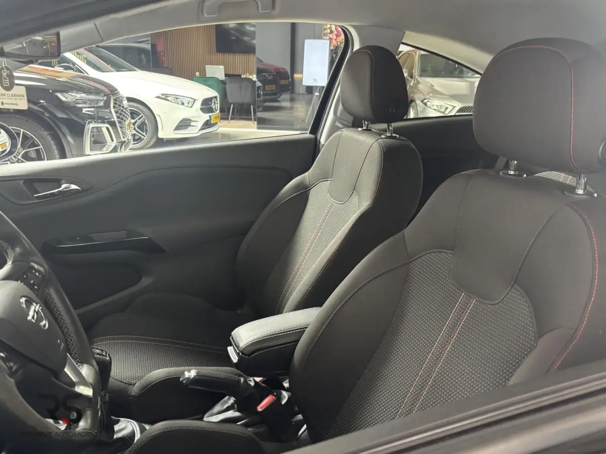 1.0 Turbo 90 pk Black Roof Edition OPC-Line | Navi | Cruise | DAB | CarPlay | PDC | 17" | Clima | Org NL |