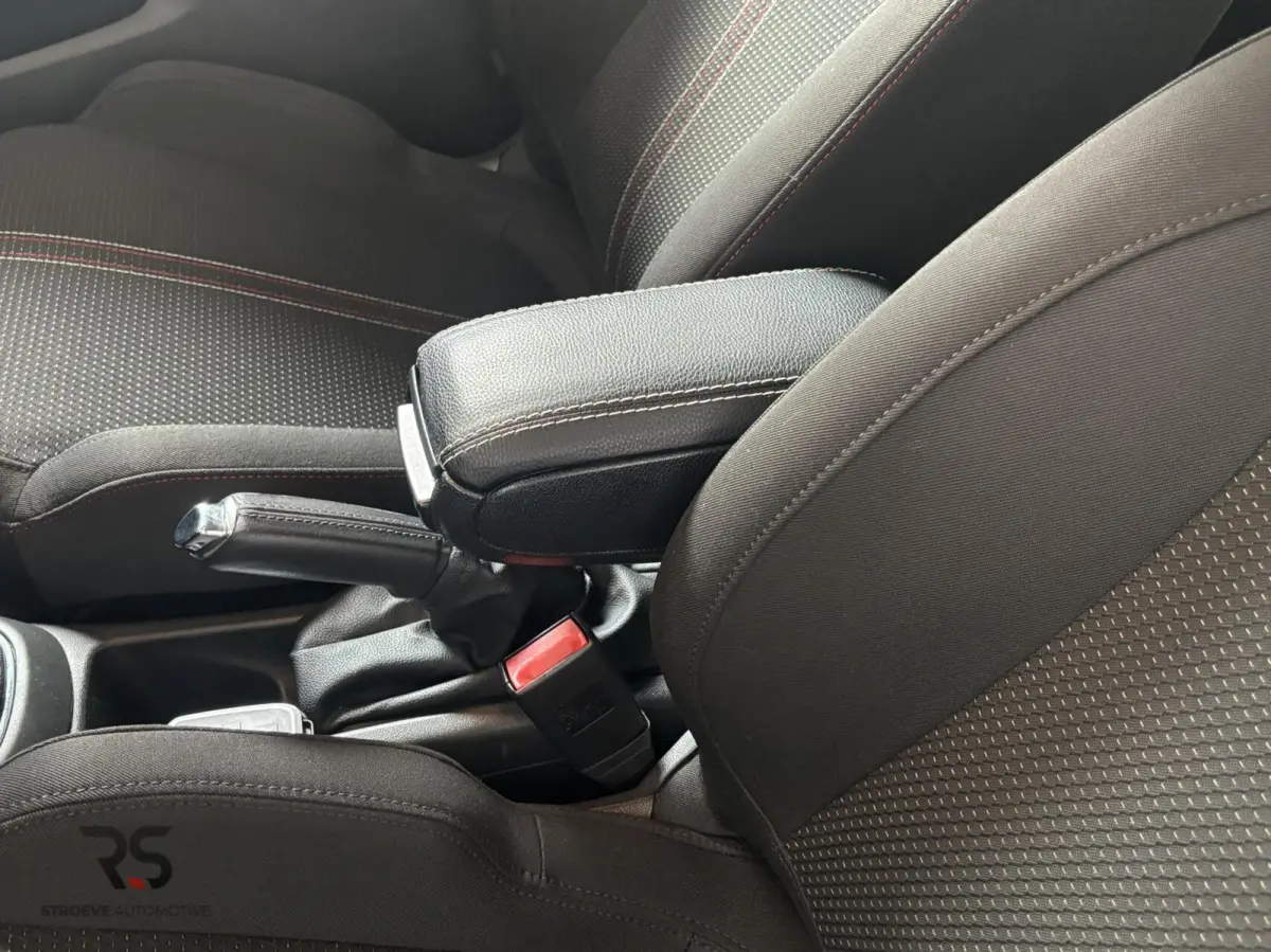 1.0 Turbo 90 pk Black Roof Edition OPC-Line | Navi | Cruise | DAB | CarPlay | PDC | 17" | Clima | Org NL |