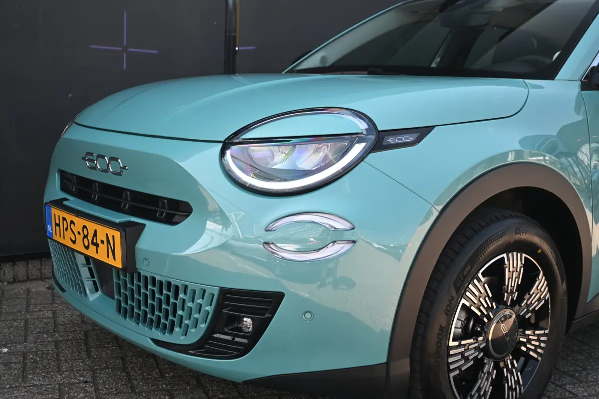 1.2 Hybrid Urban 110pk | Pack Style + Winter + Comfort | Navigatie | Stoelverwarming | Voorruitverwarming | !!