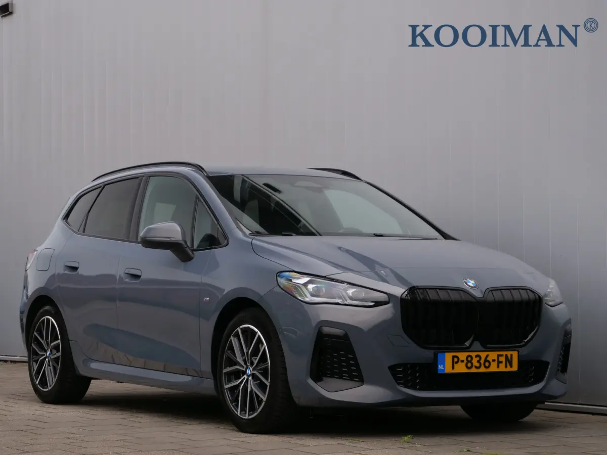 136pk M-Sport Automaat 218i Trekhaak / 18 Inch / camera