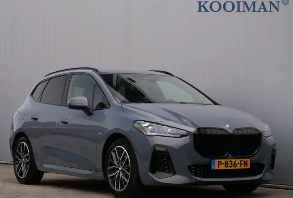136pk M-Sport Automaat 218i Trekhaak / 18 Inch / camera