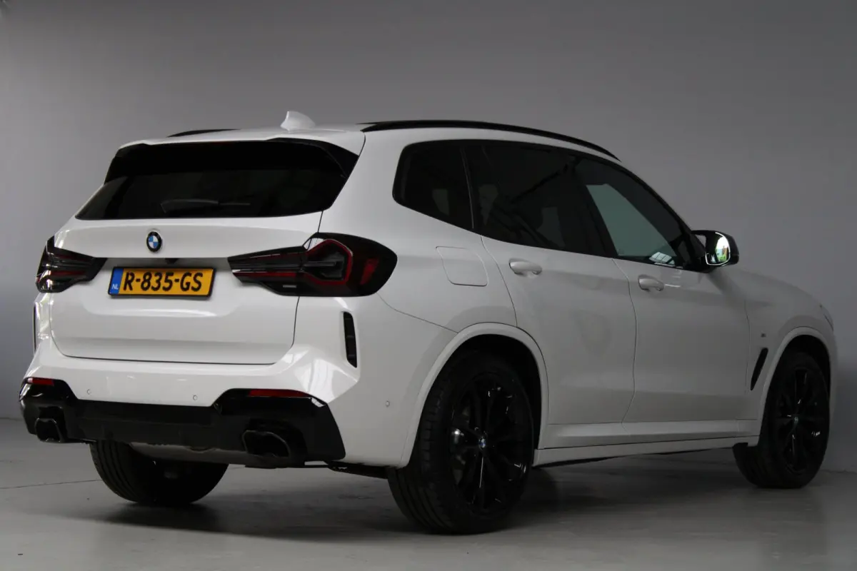 M40i xDrive High Executive M-sport | panoramadak | head-up | M sport seats | elek. trekhaak | keyless entry | laser led