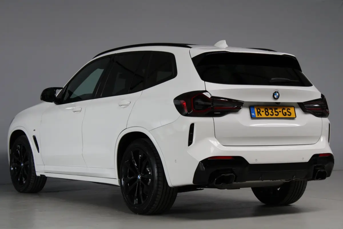 M40i xDrive High Executive M-sport | panoramadak | head-up | M sport seats | elek. trekhaak | keyless entry | laser led