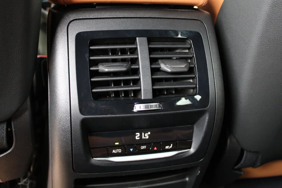 M40i xDrive High Executive M-sport | panoramadak | head-up | M sport seats | elek. trekhaak | keyless entry | laser led