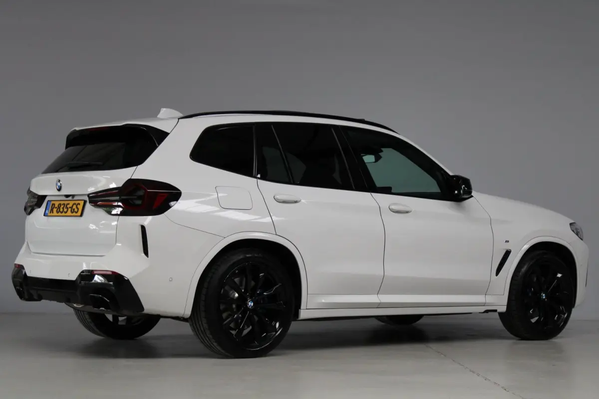 M40i xDrive High Executive M-sport | panoramadak | head-up | M sport seats | elek. trekhaak | keyless entry | laser led