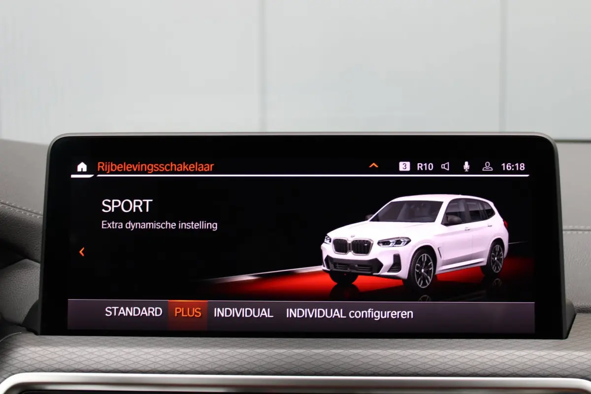 M40i xDrive High Executive M-sport | panoramadak | head-up | M sport seats | elek. trekhaak | keyless entry | laser led