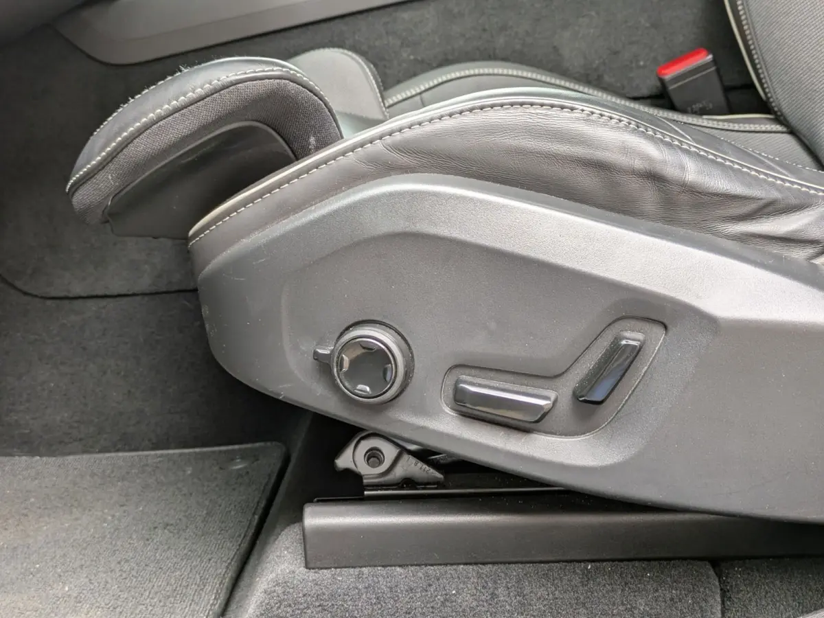2.0 T6 Plug-in hybrid AWD R-Design|Panodak|Memory|Sportstoelen|Keyless-Entry|Facelift 12-2021|
