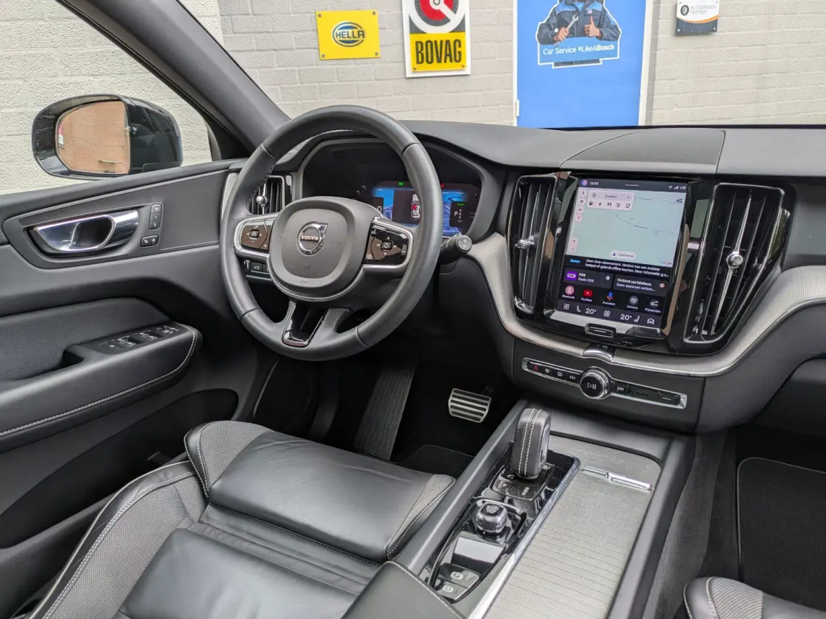 2.0 T6 Plug-in hybrid AWD R-Design|Panodak|Memory|Sportstoelen|Keyless-Entry|Facelift 12-2021|
