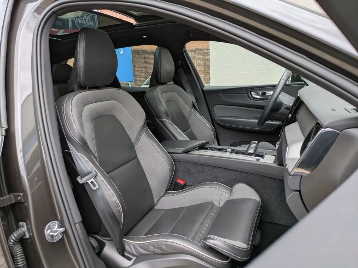 2.0 T6 Plug-in hybrid AWD R-Design|Panodak|Memory|Sportstoelen|Keyless-Entry|Facelift 12-2021|