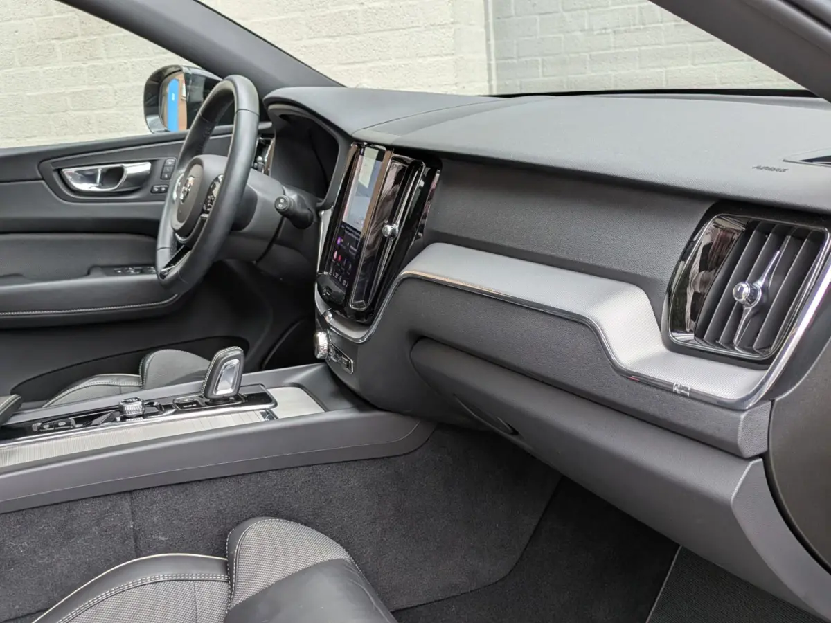 2.0 T6 Plug-in hybrid AWD R-Design|Panodak|Memory|Sportstoelen|Keyless-Entry|Facelift 12-2021|