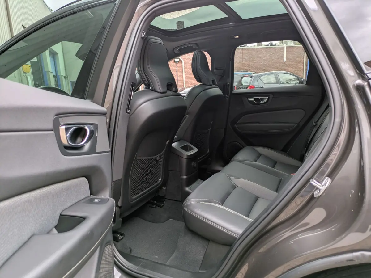 2.0 T6 Plug-in hybrid AWD R-Design|Panodak|Memory|Sportstoelen|Keyless-Entry|Facelift 12-2021|