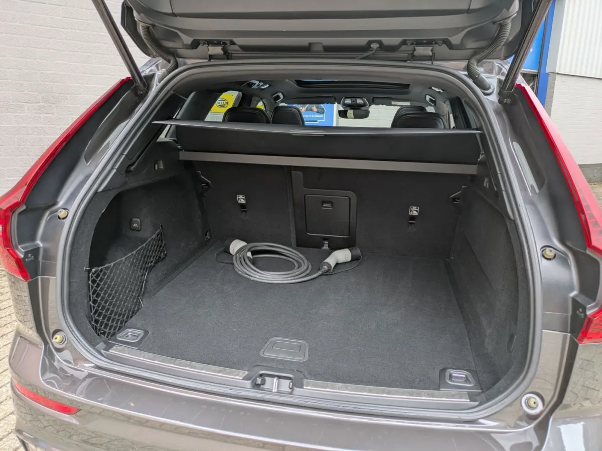 2.0 T6 Plug-in hybrid AWD R-Design|Panodak|Memory|Sportstoelen|Keyless-Entry|Facelift 12-2021|