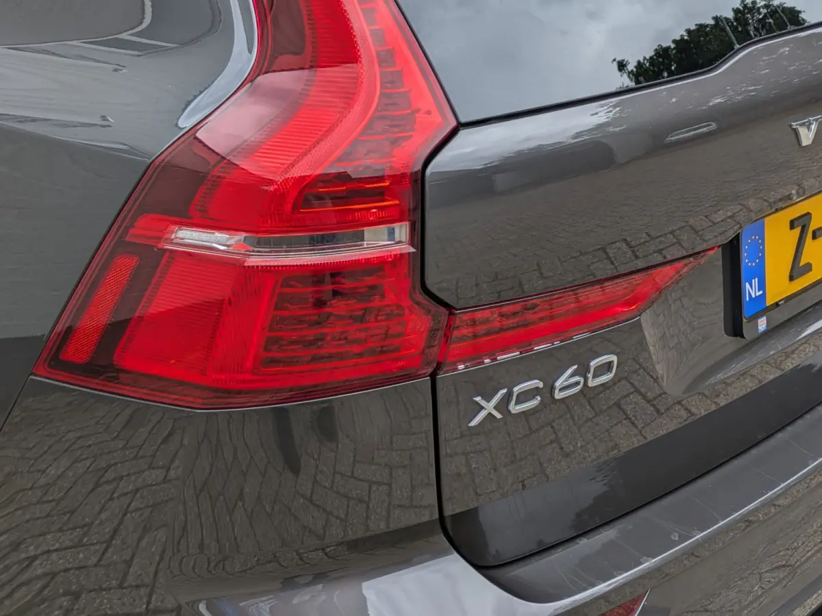 2.0 T6 Plug-in hybrid AWD R-Design|Panodak|Memory|Sportstoelen|Keyless-Entry|Facelift 12-2021|
