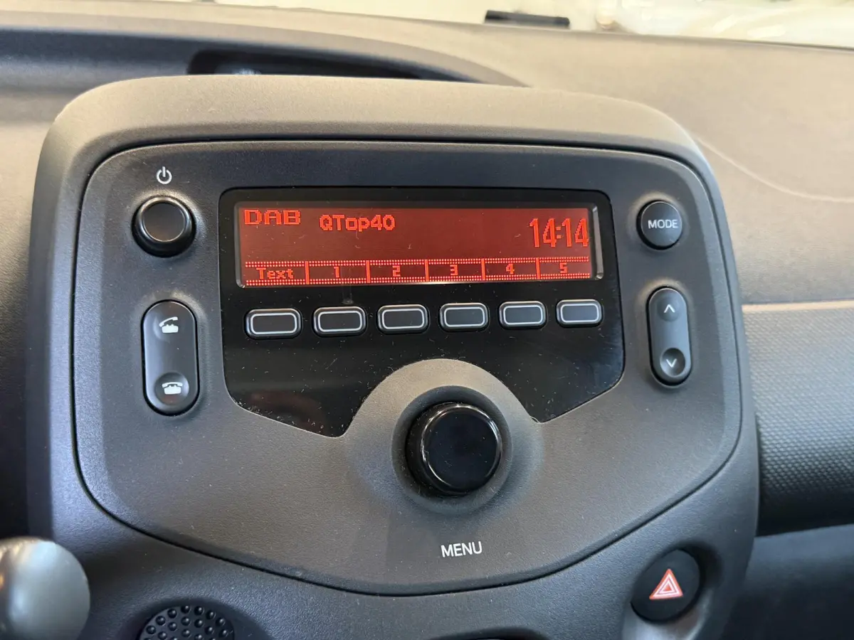 1.0 VVT-i x-fun Airco Bluetooth Centrale vergrendeling + afstand bediening Electrische ramen Led 5 Deurs