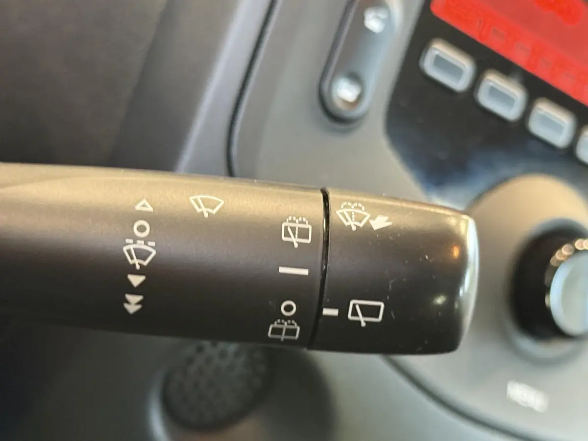 1.0 VVT-i x-fun Airco Bluetooth Centrale vergrendeling + afstand bediening Electrische ramen Led 5 Deurs