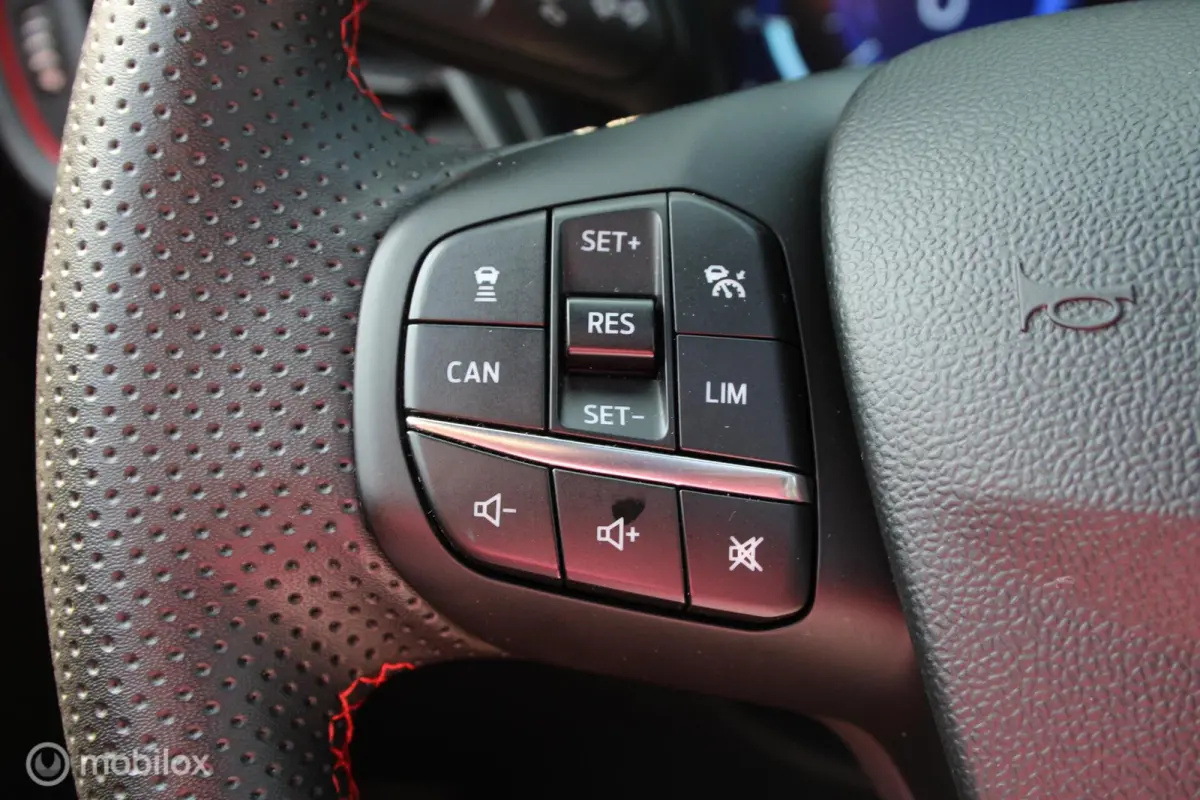 1.0 EcoBoost ST-Line X/Led/Pano/Navi/Cam/Tel/