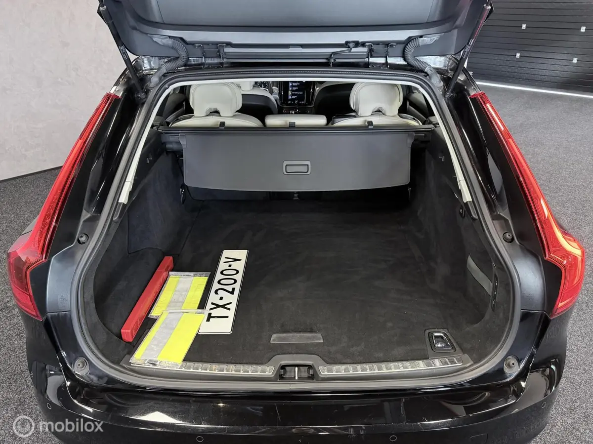 2.0 T4 Polestar SCANDINAVIAN LINE / LEER / LED / ELEKTR.HAAK / PILOT / LMV 18’’