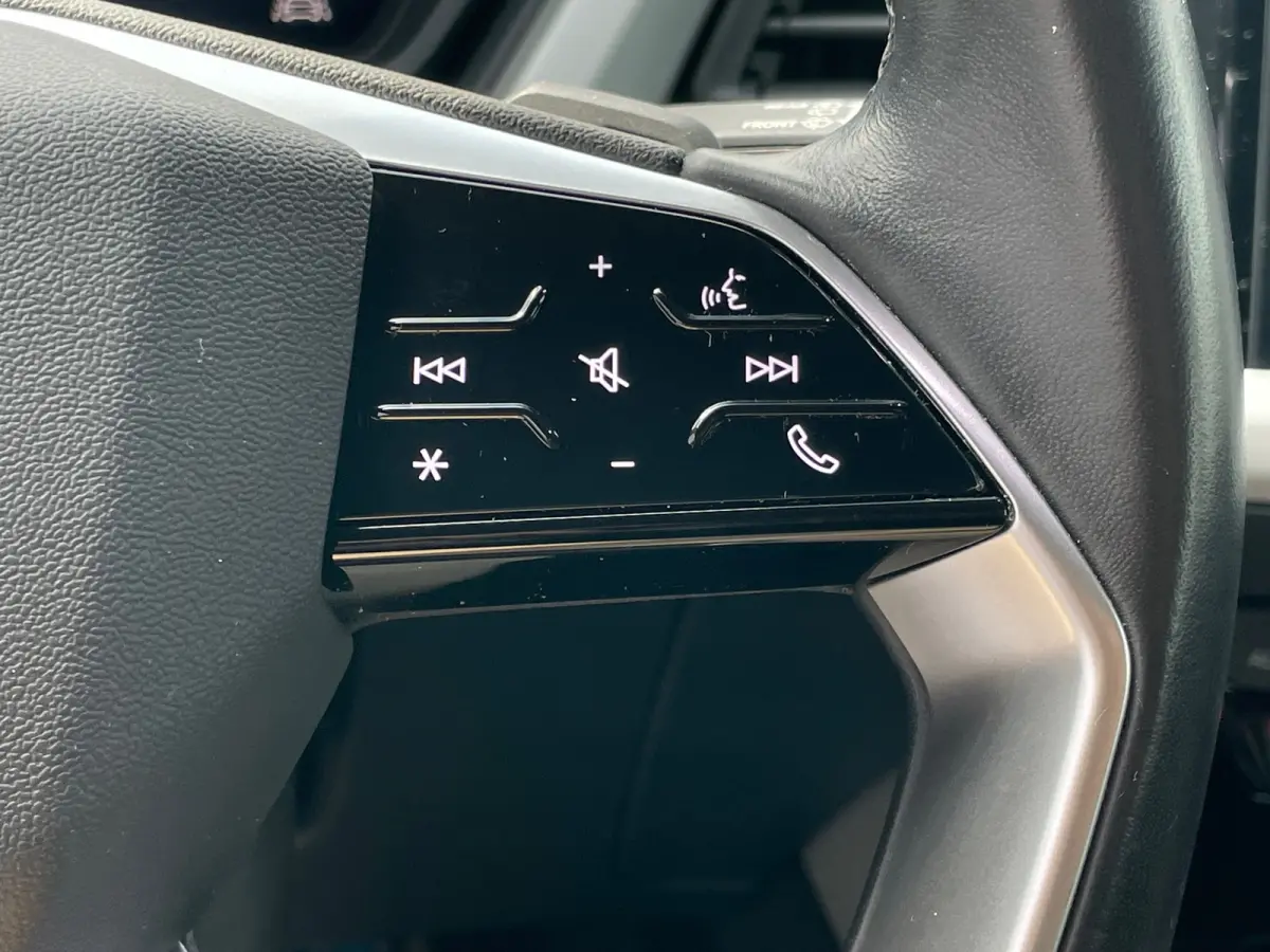 40 Black edition WARMTEPOMP SOH 98% 77 kWh 1E EIG ORG NL F3 |VIRTUALCOCKPIT|CARPLAY|CRUISECONTROL|LED|20''INCH|