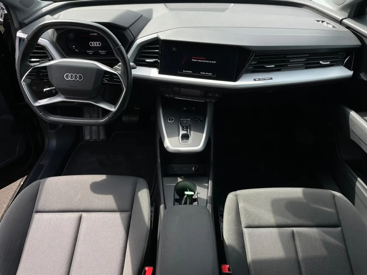 40 Black edition WARMTEPOMP SOH 98% 77 kWh 1E EIG ORG NL F3 |VIRTUALCOCKPIT|CARPLAY|CRUISECONTROL|LED|20''INCH|