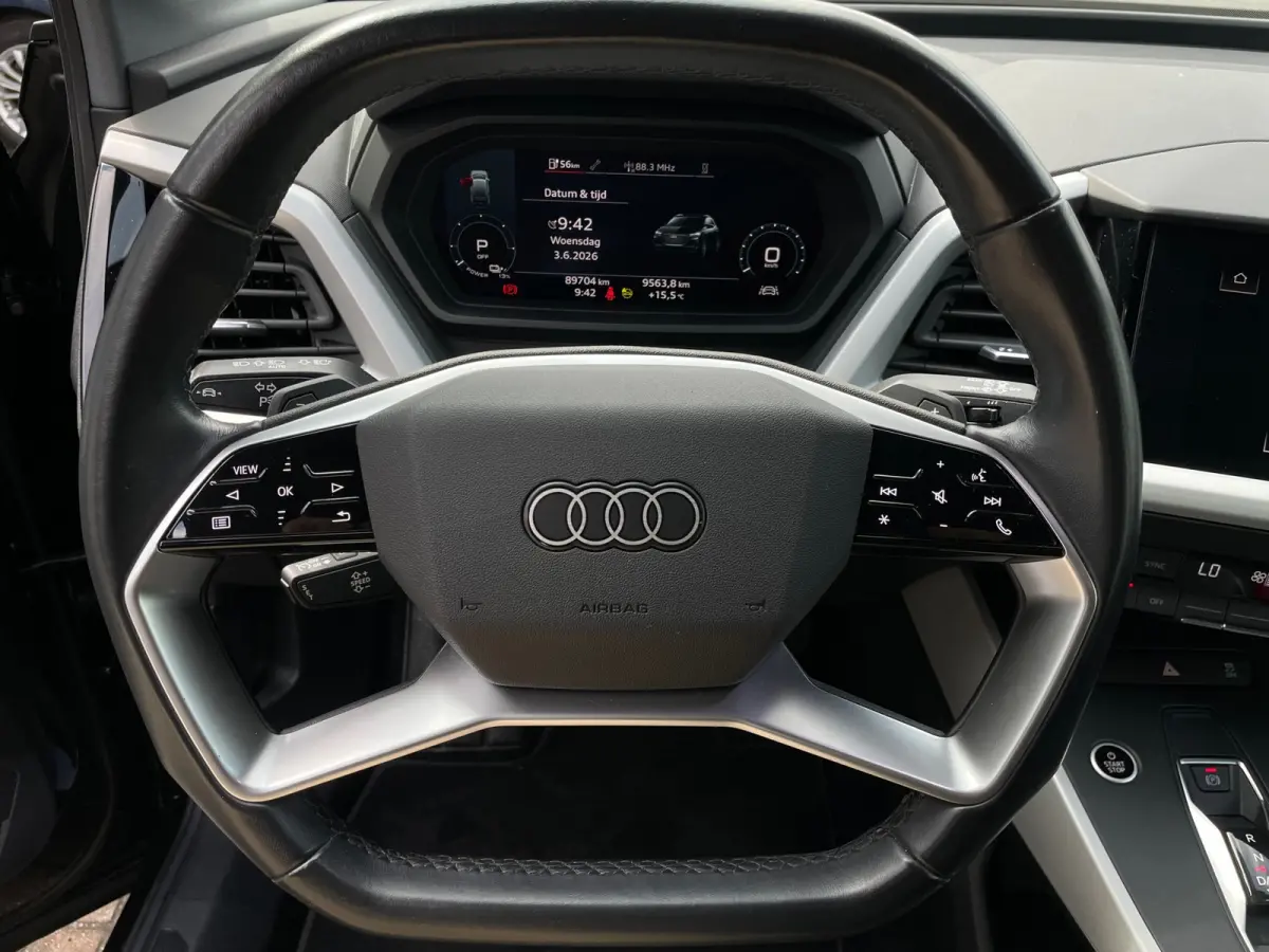 40 Black edition WARMTEPOMP SOH 98% 77 kWh 1E EIG ORG NL F3 |VIRTUALCOCKPIT|CARPLAY|CRUISECONTROL|LED|20''INCH|