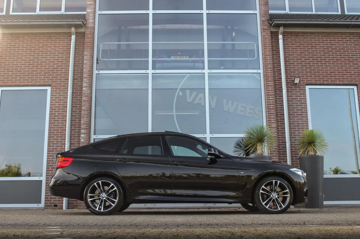 328i xDrive M Sport Edition High Executive | 2e eigenaar | Innovation pakket | Adaptive Xenon | Head-up | HiFi audio | Camera | Panoramadak | Cruise control