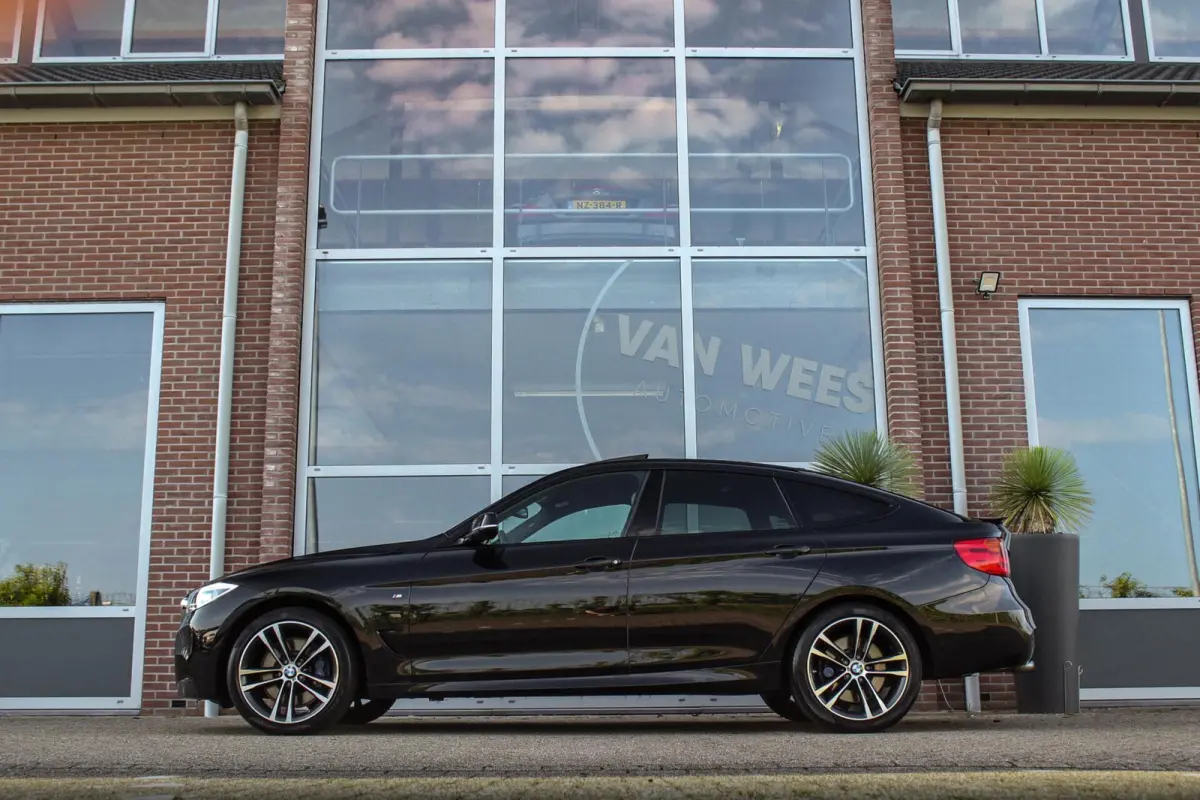 328i xDrive M Sport Edition High Executive | 2e eigenaar | Innovation pakket | Adaptive Xenon | Head-up | HiFi audio | Camera | Panoramadak | Cruise control