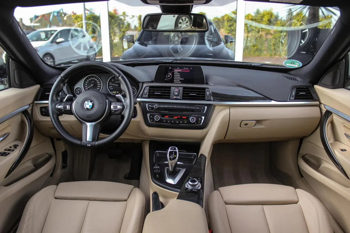 328i xDrive M Sport Edition High Executive | 2e eigenaar | Innovation pakket | Adaptive Xenon | Head-up | HiFi audio | Camera | Panoramadak | Cruise control