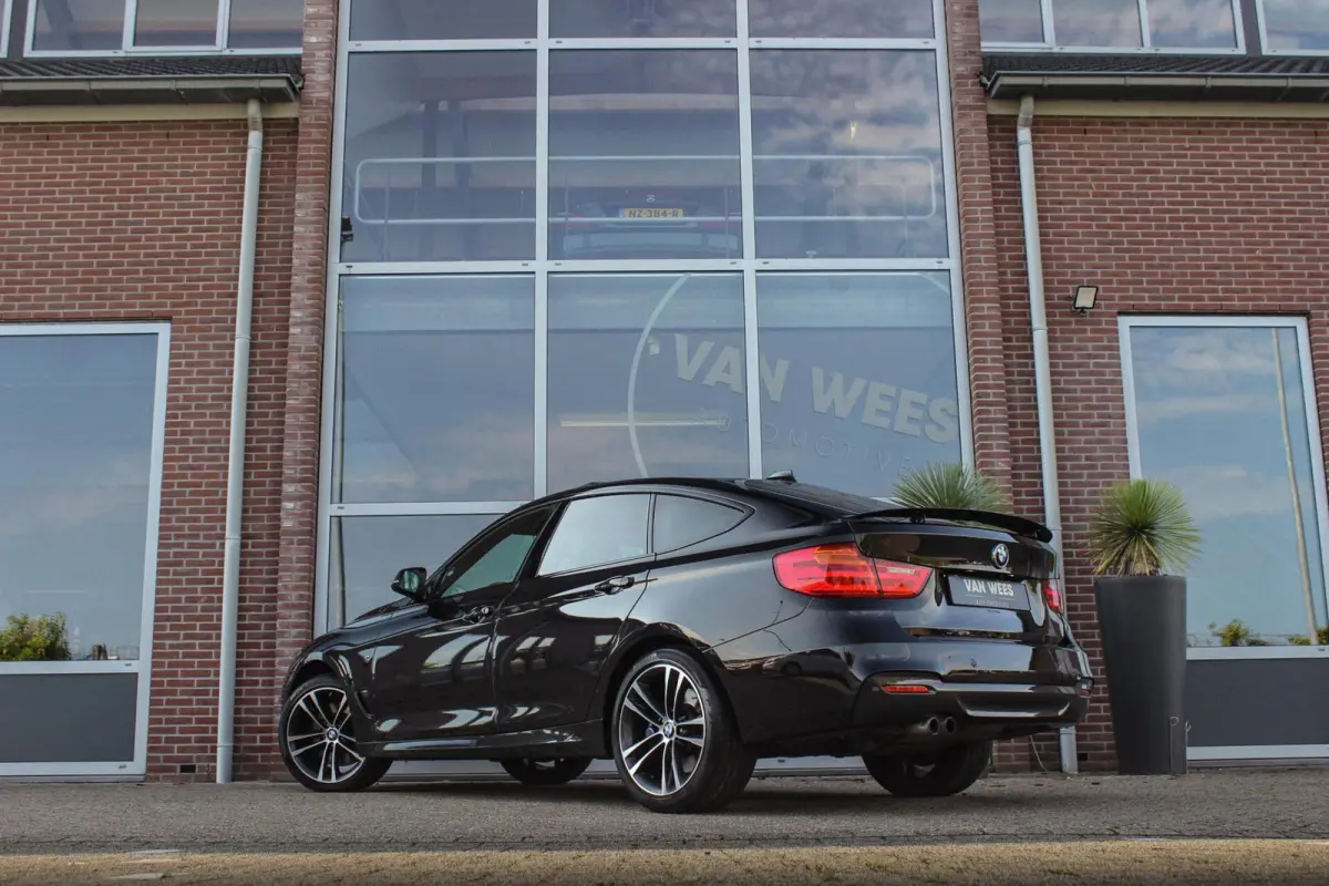 328i xDrive M Sport Edition High Executive | 2e eigenaar | Innovation pakket | Adaptive Xenon | Head-up | HiFi audio | Camera | Panoramadak | Cruise control