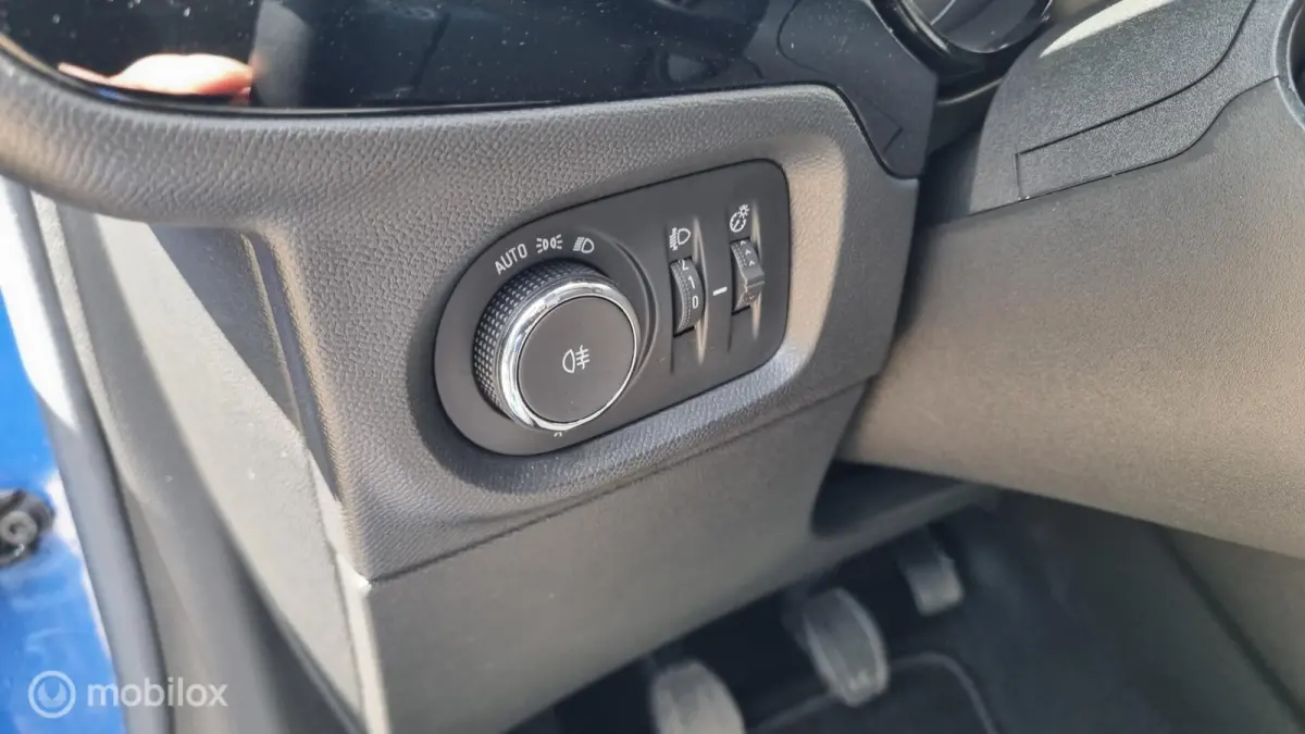 1.2 Edition Zeer lage km stand , sportvelgen ,AppleCarplay, Android